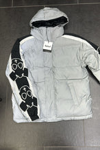Carica l&#39;immagine nel visualizzatore di Gallery, GIUBBINO BUTNOT UOMO PIUMINO CON BANDA MANICA TESCHIO CATERINFRANGENTE