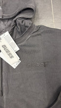 Carica l'immagine nel visualizzatore di Gallery, FELPA GUESS CON CAPPUCCIO E SCRITTA PLASTIFICATA LATO CUORE OVER