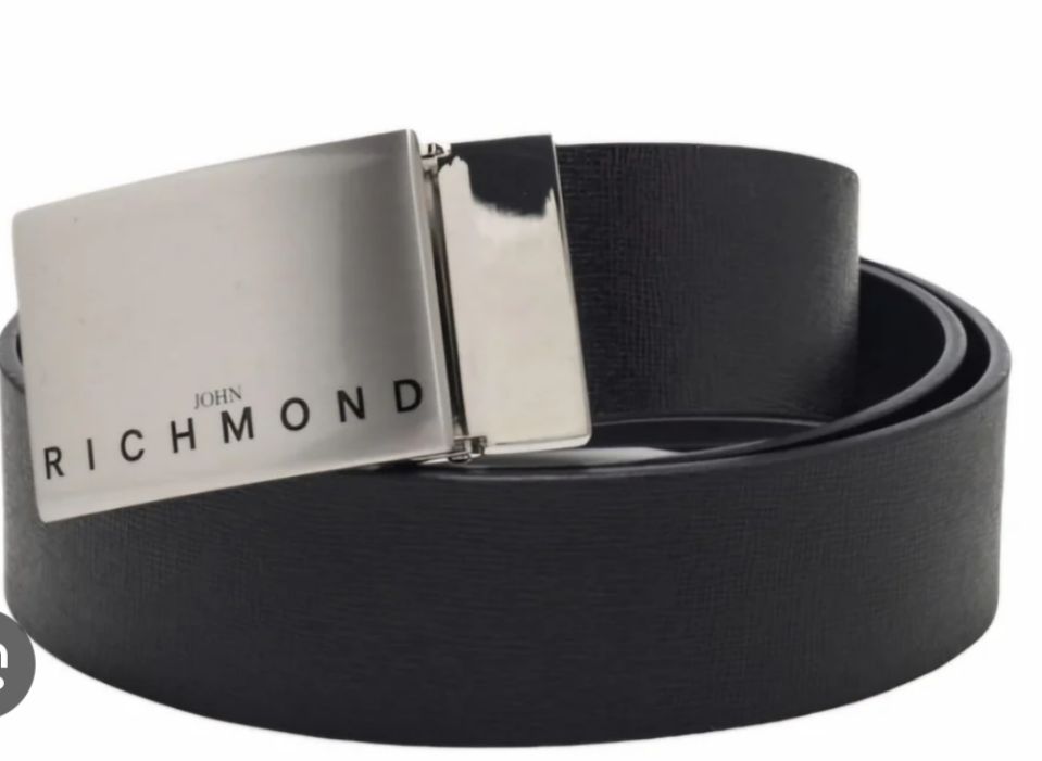 CINTURA RICHMOND CON TARGHETTA ARGENTO CON SCRIITA NERA