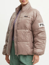 Carica l&#39;immagine nel visualizzatore di Gallery, GIUBBINO FILA DONNA PIUMINO TARGHETTA CUCITA MANICA E LOGO LATO CUORE