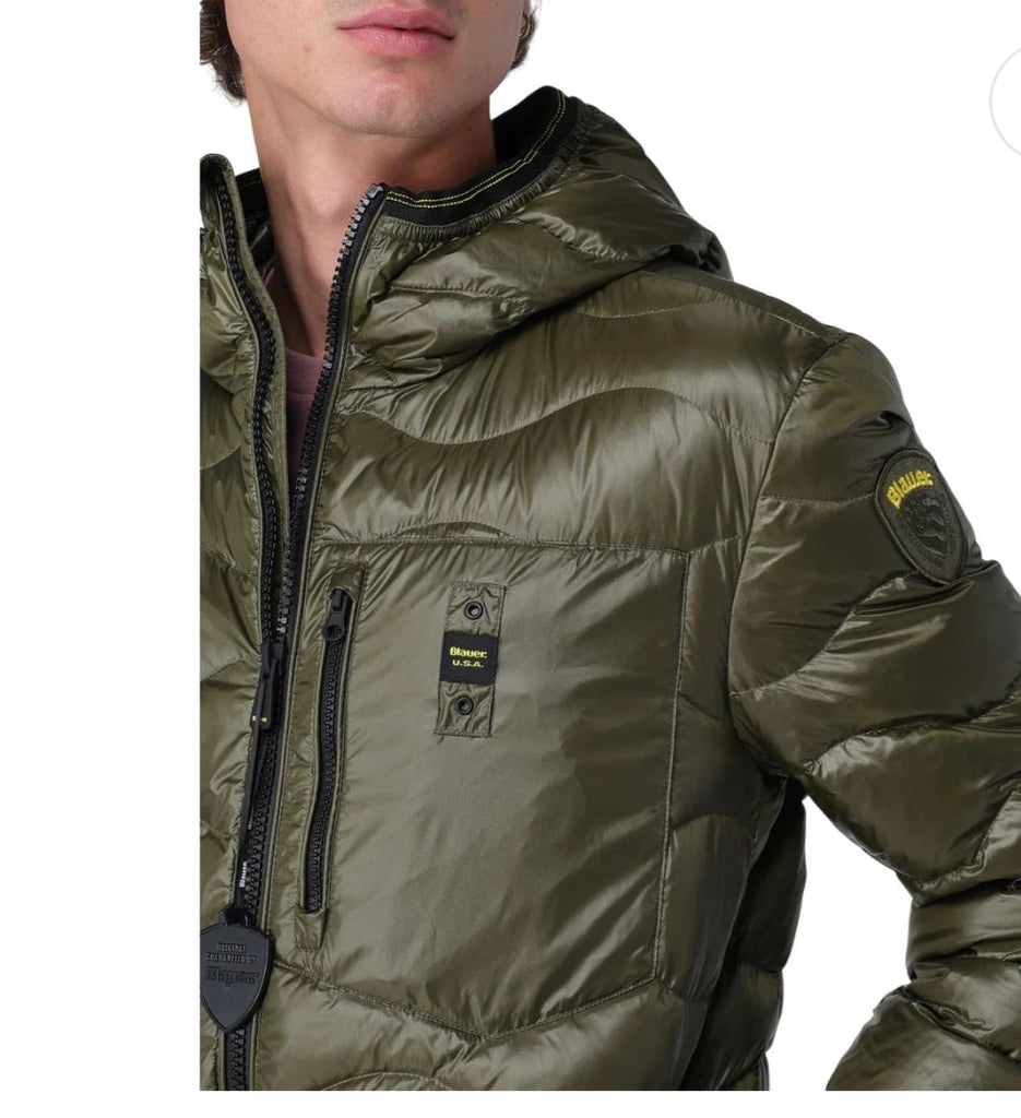 GIUBBINO BLAUER LUCINO ONDA CON LOGO E SCRITTA FLUO E CERNIERA TRASVERSALE LATO CUORE