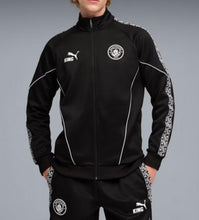 Carica l&#39;immagine nel visualizzatore di Gallery, TUTA COMPLETA MANCHSTER CITY UOMO TERMICO  BANDA BIANCO-NERO