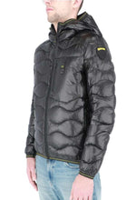 Carica l'immagine nel visualizzatore di Gallery, GIUBBINO BLAUER LUCINO ONDA CON LOGO E SCRITTA FLUO E CERNIERA TRASVERSALE LATO CUORE