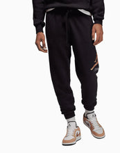 Carica l&#39;immagine nel visualizzatore di Gallery, TUTA COMPLETA JORDAN UOMO FELPATA  LOGO CENTRALE ORO CON FIRMA